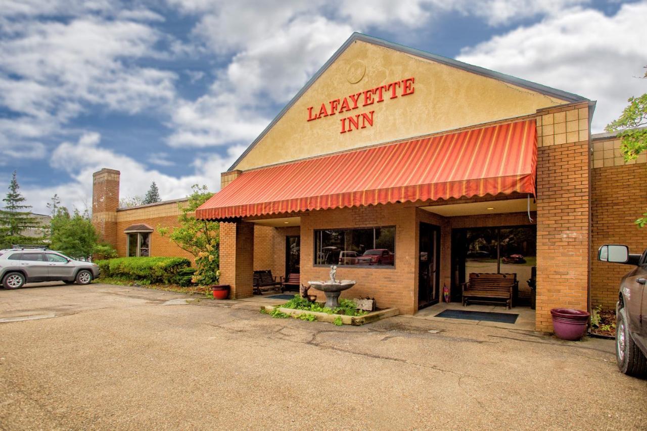 Lafayette Inn Moundsville Extérieur photo