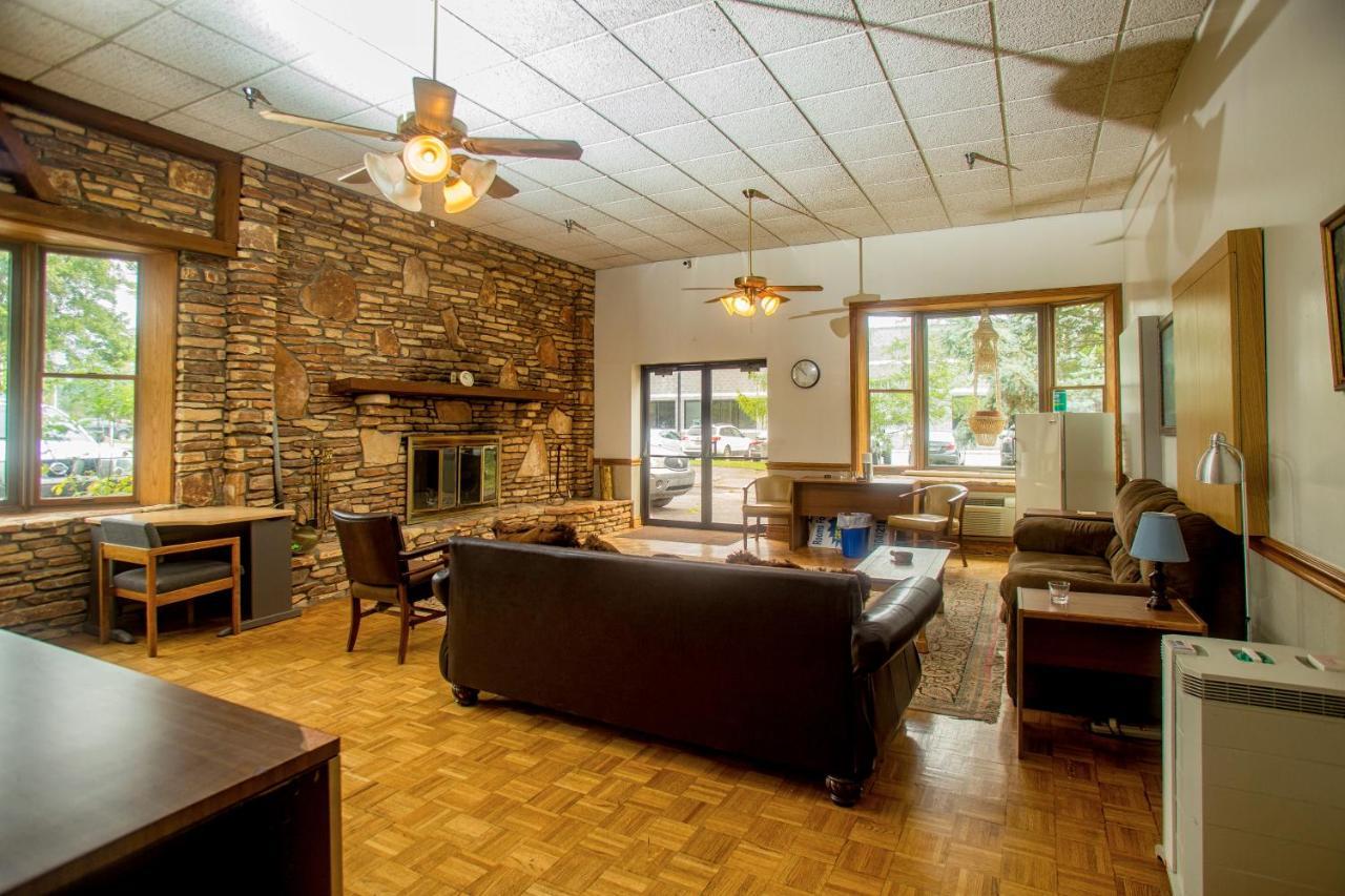 Lafayette Inn Moundsville Extérieur photo