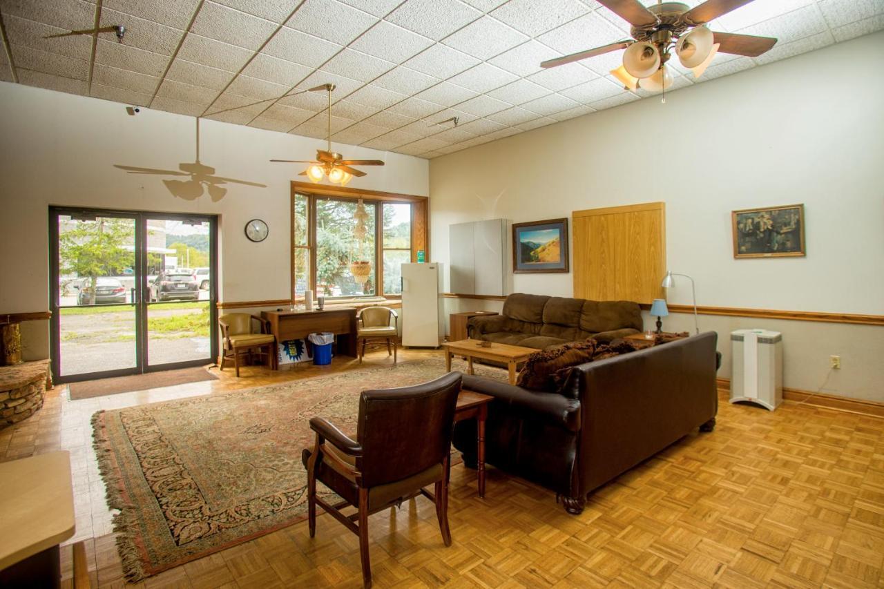 Lafayette Inn Moundsville Extérieur photo